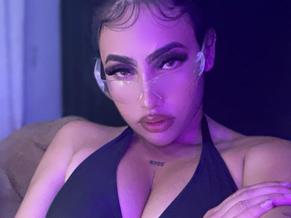 Nikky Print Picture